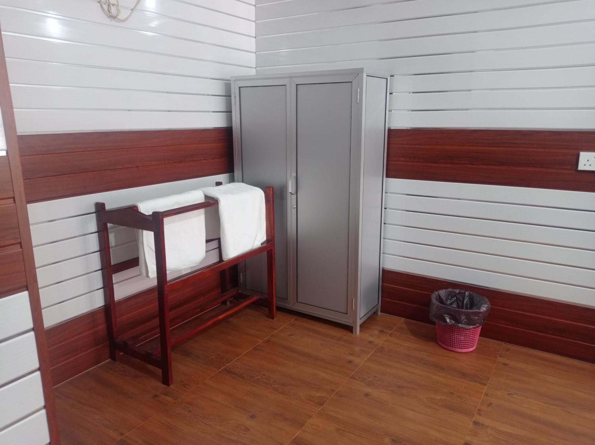 טרינקומאלה Silver Beach Hotel מראה חיצוני תמונה