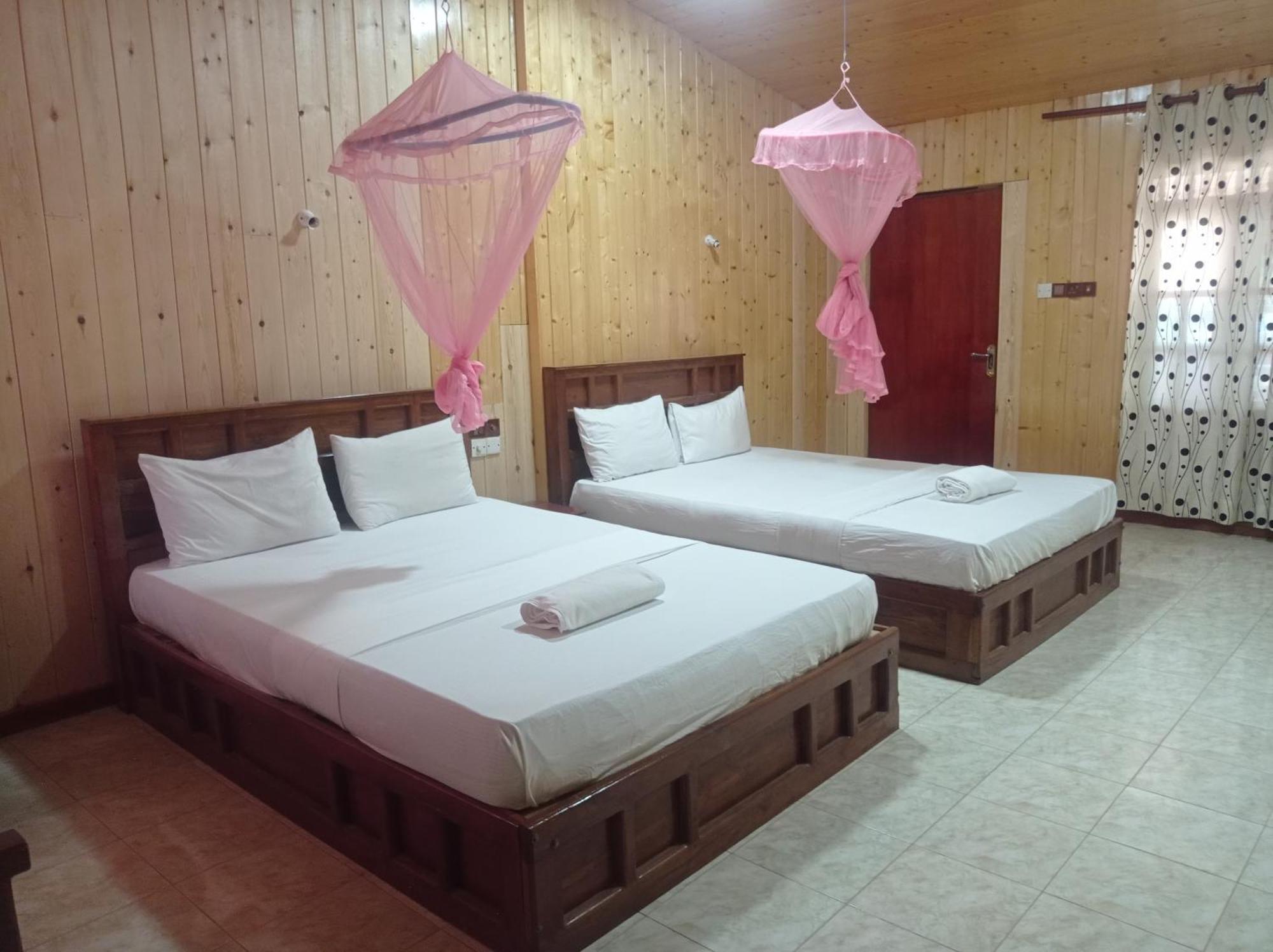 טרינקומאלה Silver Beach Hotel מראה חיצוני תמונה