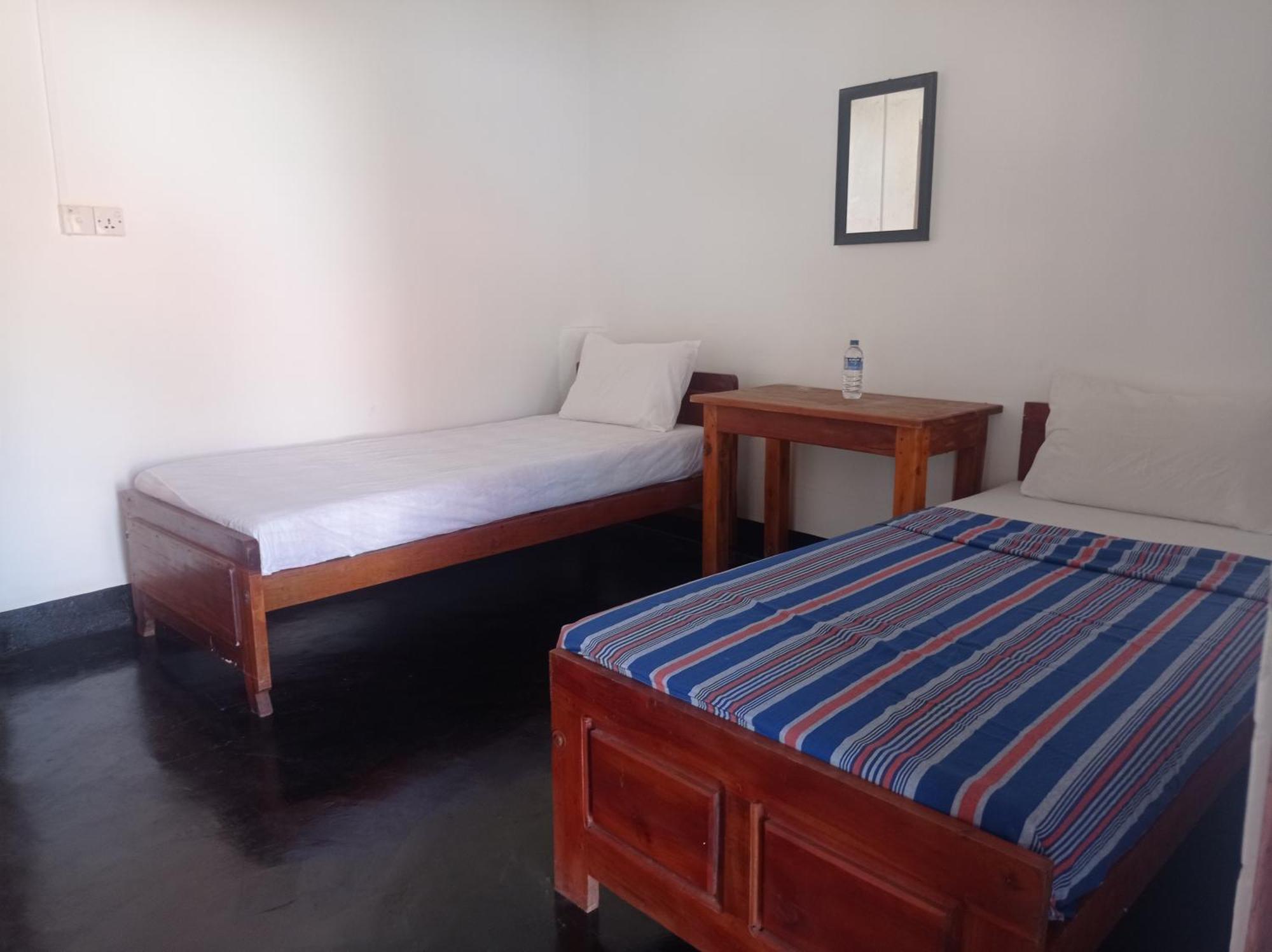 טרינקומאלה Silver Beach Hotel מראה חיצוני תמונה