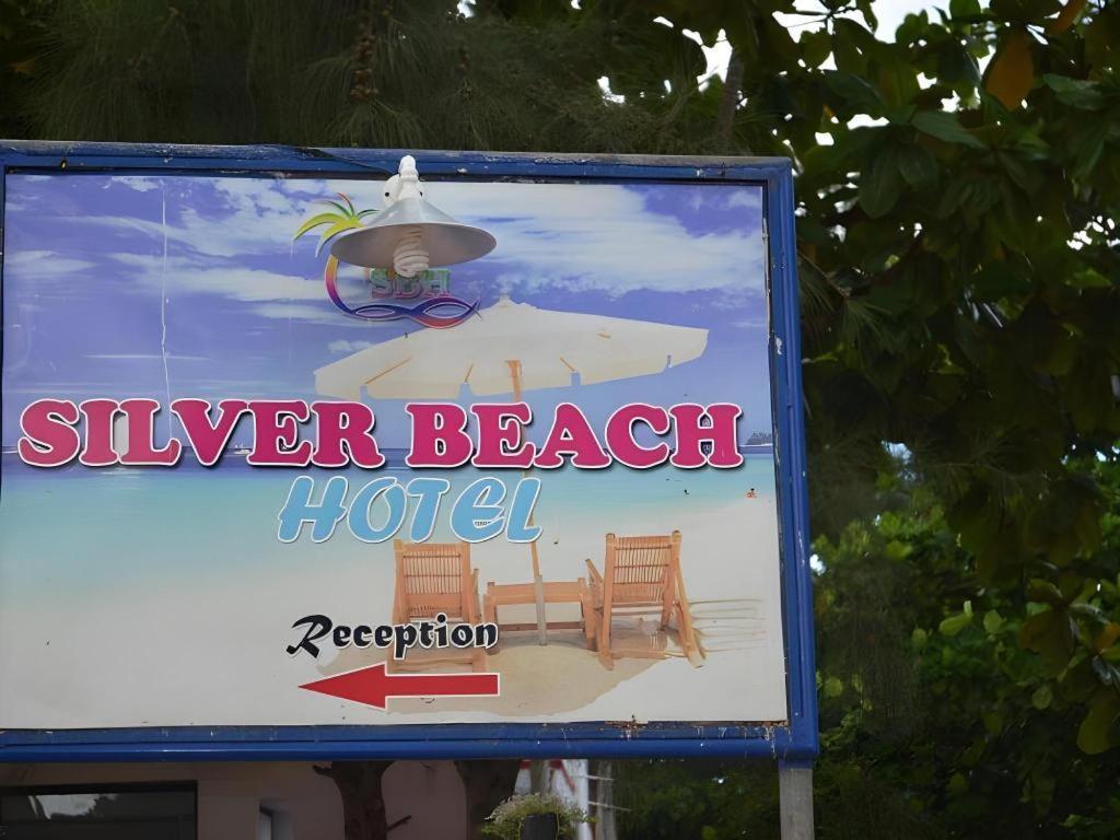 טרינקומאלה Silver Beach Hotel מראה חיצוני תמונה