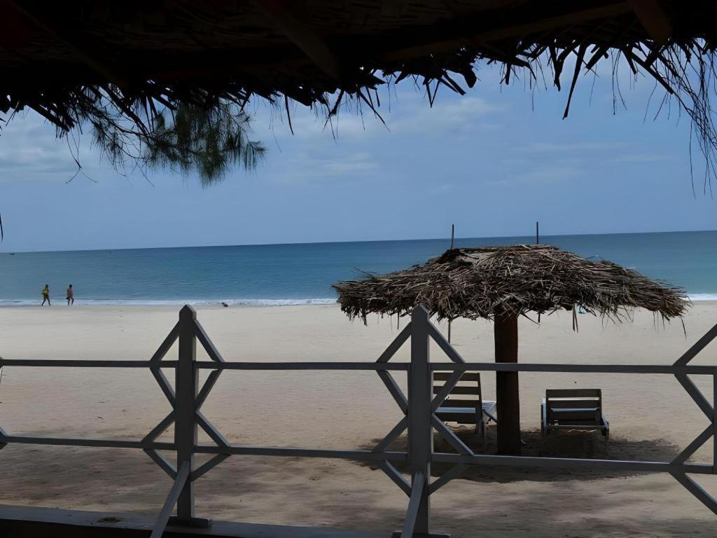 טרינקומאלה Silver Beach Hotel מראה חיצוני תמונה