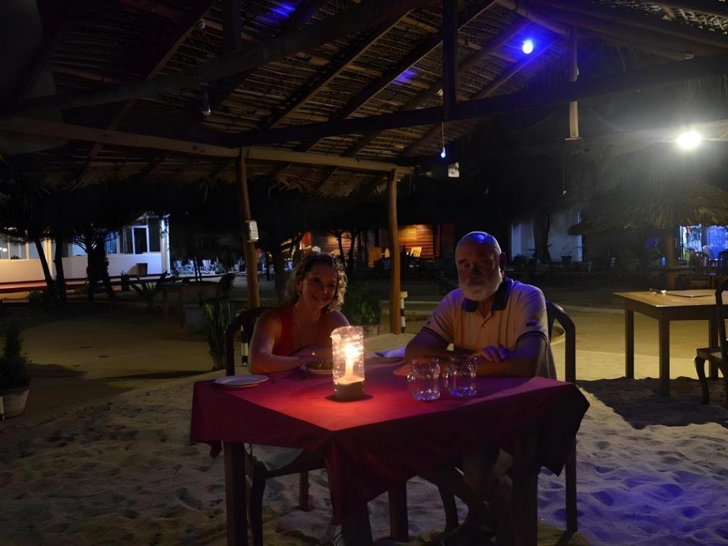טרינקומאלה Silver Beach Hotel מראה חיצוני תמונה