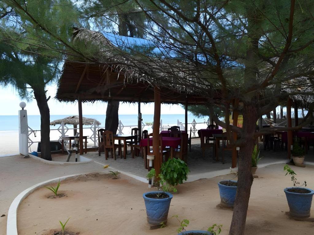 טרינקומאלה Silver Beach Hotel מראה חיצוני תמונה