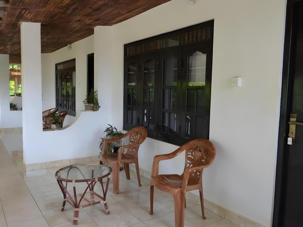 טרינקומאלה Silver Beach Hotel מראה חיצוני תמונה