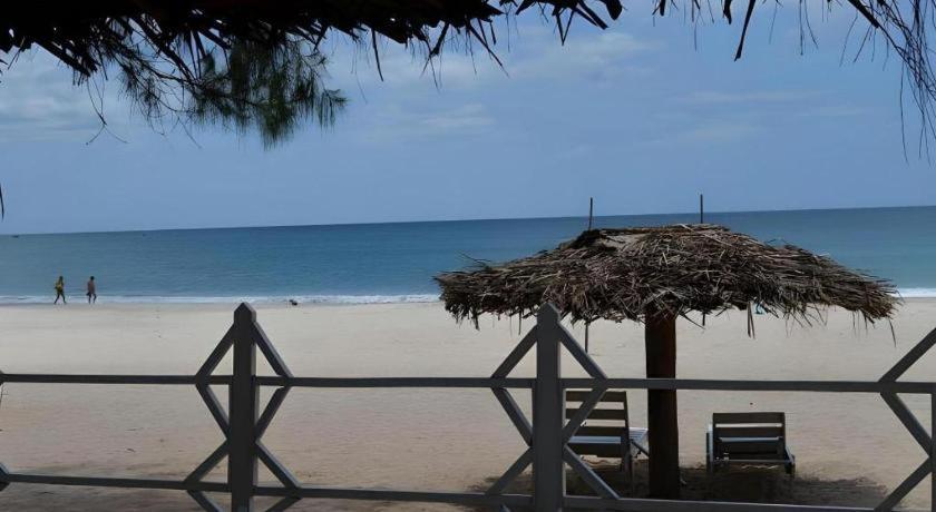 טרינקומאלה Silver Beach Hotel מראה חיצוני תמונה