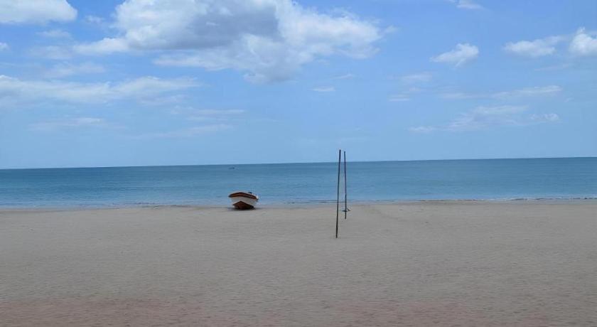 טרינקומאלה Silver Beach Hotel מראה חיצוני תמונה