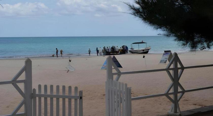 טרינקומאלה Silver Beach Hotel מראה חיצוני תמונה