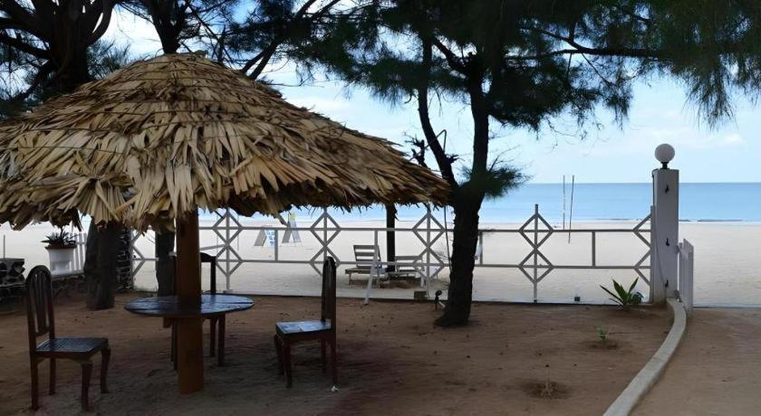 טרינקומאלה Silver Beach Hotel מראה חיצוני תמונה
