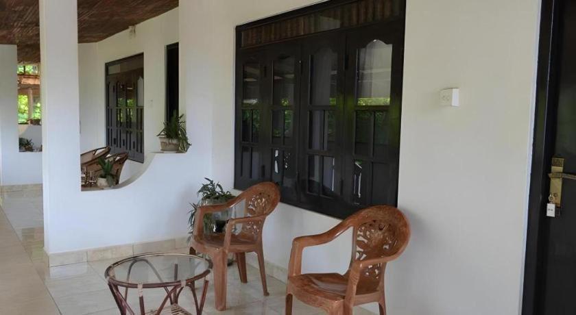טרינקומאלה Silver Beach Hotel מראה חיצוני תמונה