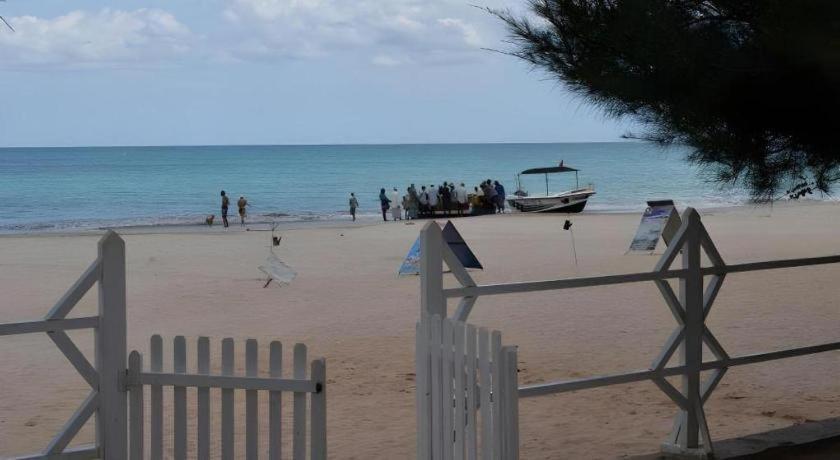 טרינקומאלה Silver Beach Hotel מראה חיצוני תמונה