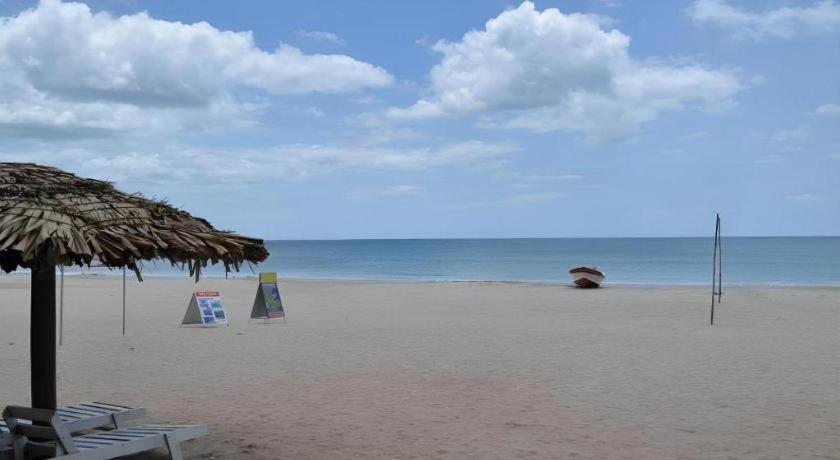 טרינקומאלה Silver Beach Hotel מראה חיצוני תמונה