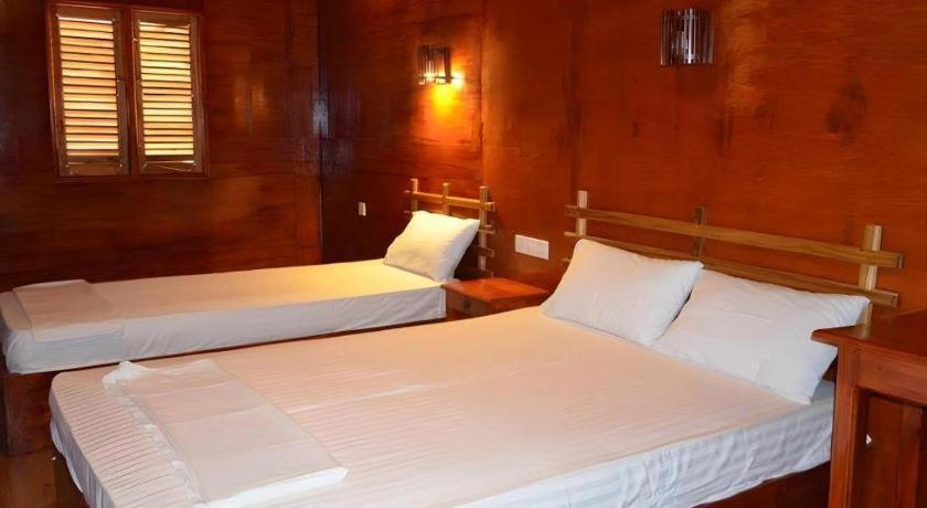 טרינקומאלה Silver Beach Hotel מראה חיצוני תמונה