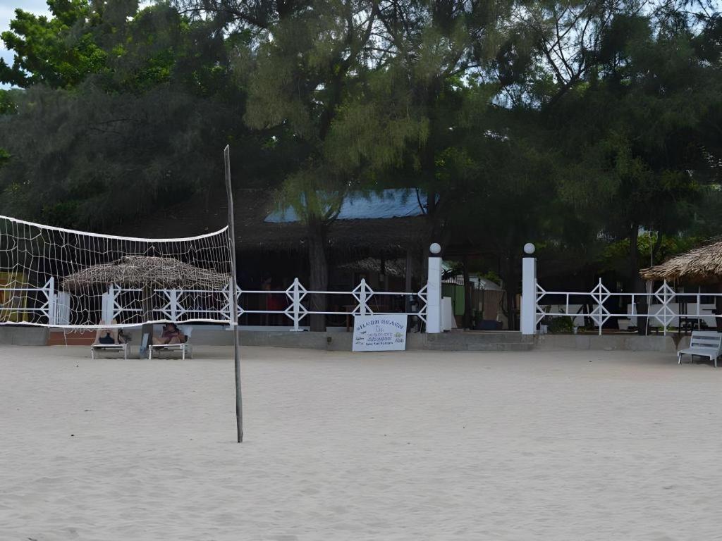 טרינקומאלה Silver Beach Hotel מראה חיצוני תמונה