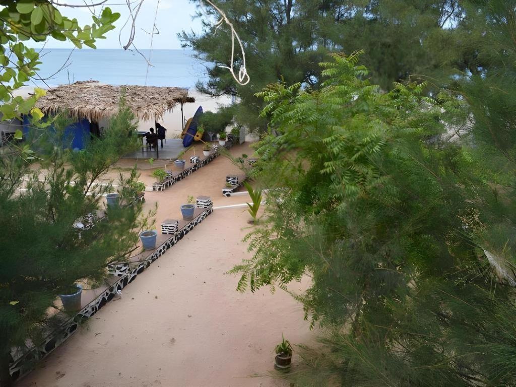 טרינקומאלה Silver Beach Hotel מראה חיצוני תמונה