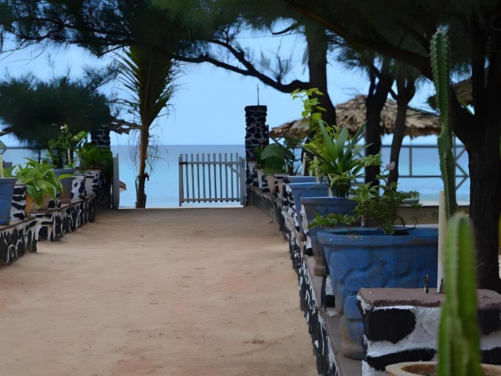 טרינקומאלה Silver Beach Hotel מראה חיצוני תמונה